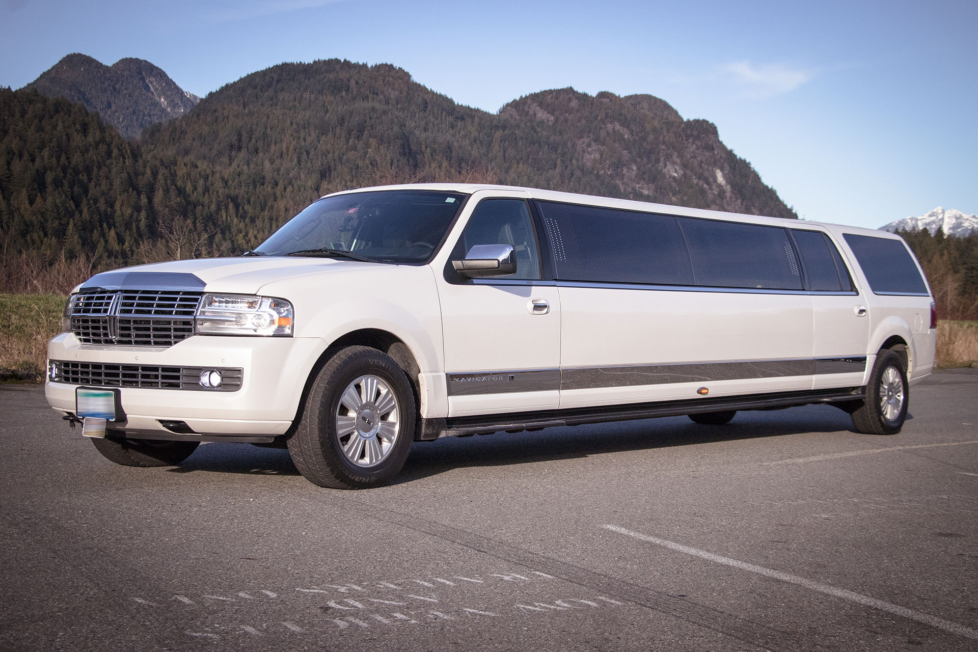 Abbotsford Limo Rentals & Party Bus Services | Dream Limos